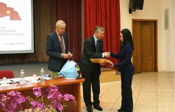 Russia-Vietnam Friendship Association helps boost bilateral ties