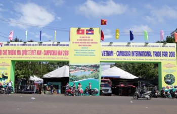 Vietnamese, Cambodian products on display in Dak Nong