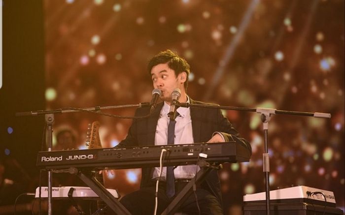 Vinh Khuat - an overseas Vietnamese artist loving traditional instruments vinh khuat an overseas vietnamese artist loving traditional instruments