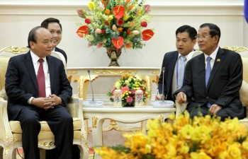 PM affirms policy on strengthening ties with Cambodia