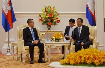 Cambodian Prime Minister receives Vietnamese ambassador