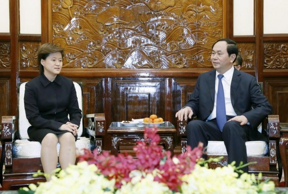 president hails vietnam singapore strategic partnership