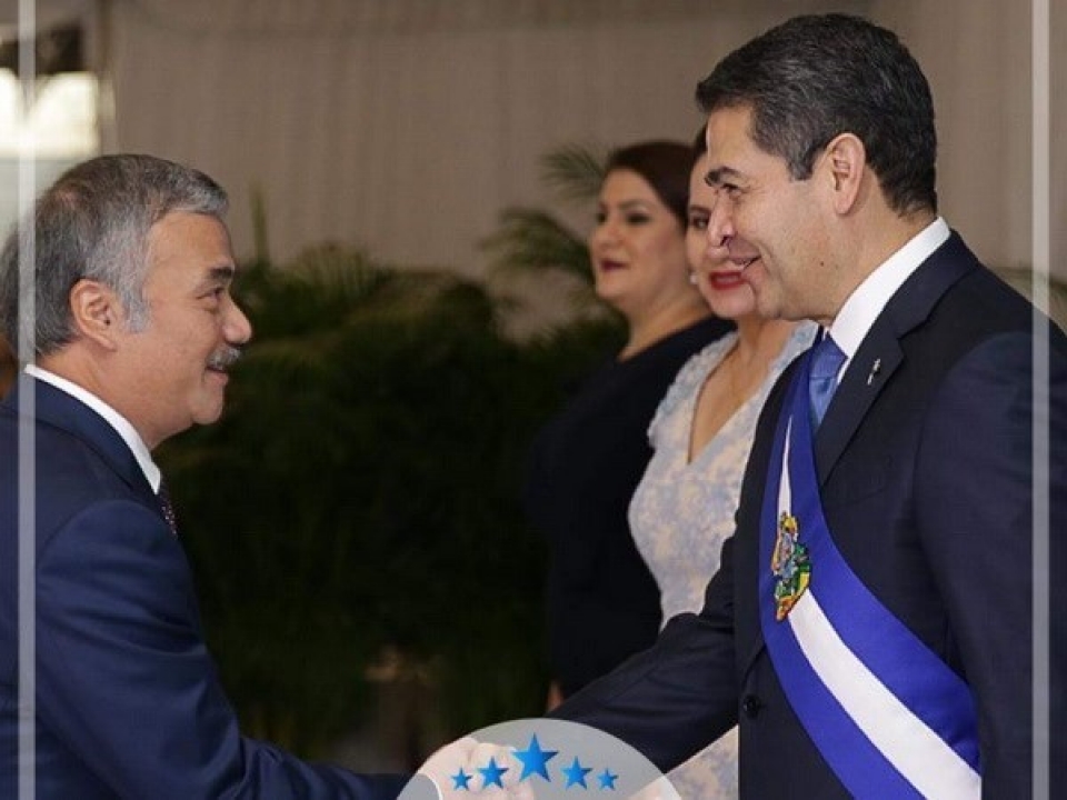 honduras president wants to boost relations with vietnam