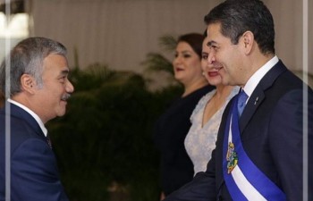 Honduras President wants to boost relations with Vietnam