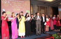 overseas vietnamese celebrate lunar new year
