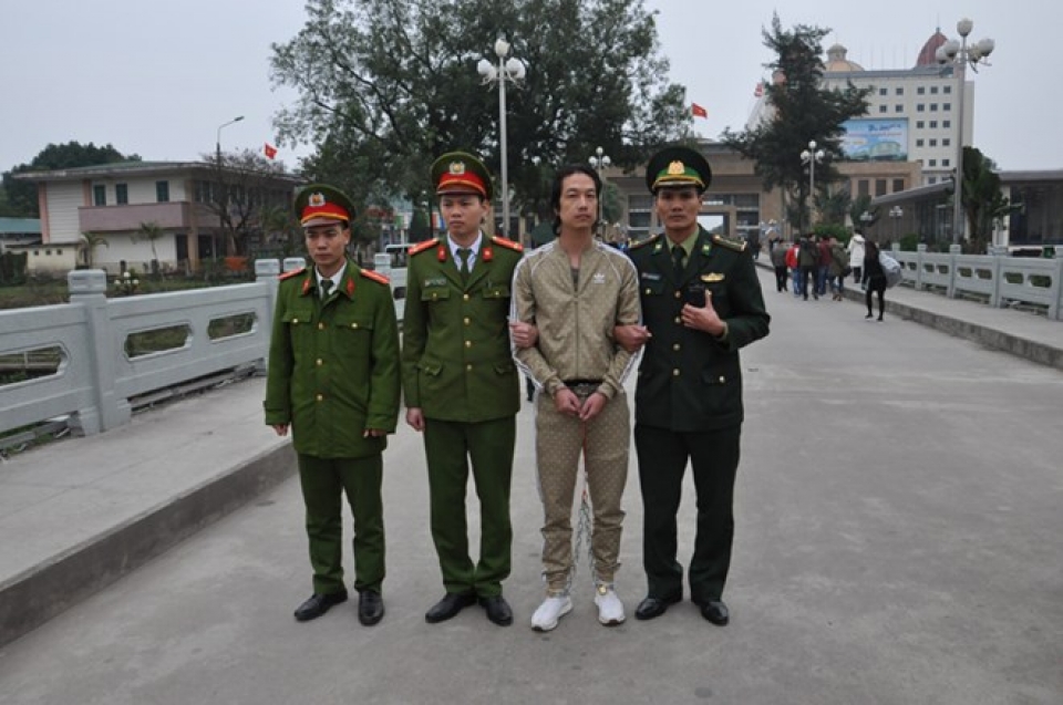 vietnam returns fugitive to china