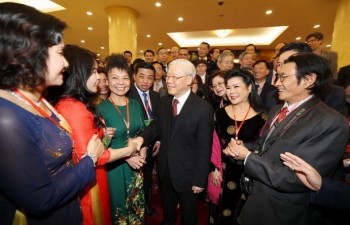 Party chief welcomes overseas Vietnamese home for Tet