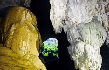 Exploring Son Doong cave in early spring