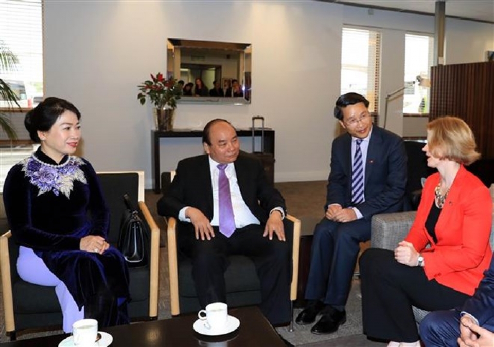 pm nguyen xuan phuc arrives in auckland starting official visit to nz