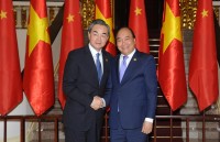 deputy pm holds talks with chinese foreign minister