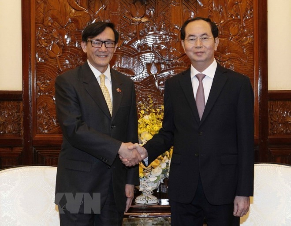 president encourages thai businesses to expand investment