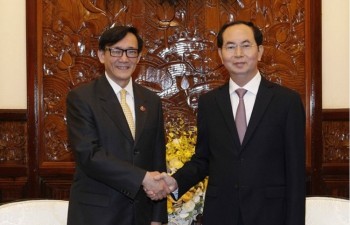 President encourages Thai businesses to expand investment