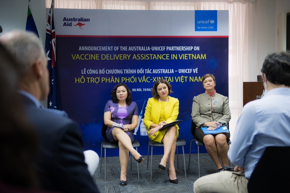 At the announcement. (Photo: Australian Embassy)