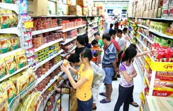 Retail goods, services gross 1.4 quadrillion VND in four months