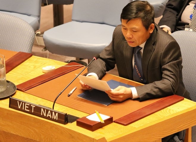viet nam welcomes all initiatives and efforts to restart the middle east peace process