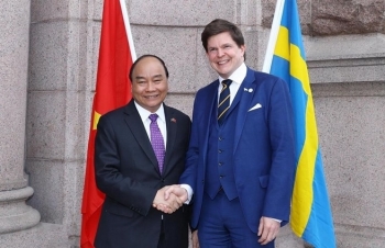 PM Nguyen Xuan Phuc meets Swedish parliament speaker
