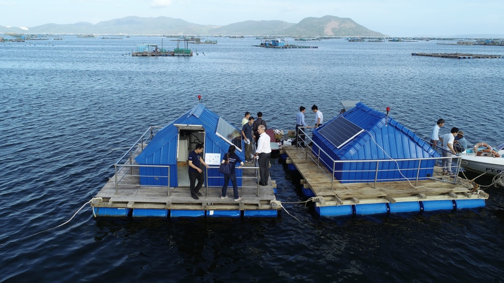 The University of Technology Sydney and Ho Chi Minh University of Technology (HCMUT) adapted water monitoring technology from UTS to a uniquely Vietnamese version. Four monitoring stations were successfully built in Phu Yen province, providing real-time warnings on sea water quality thereby helping lobster farmers take prompt actions to protect their investment.