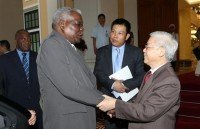 vietnam asks us to lift embargo against cuba