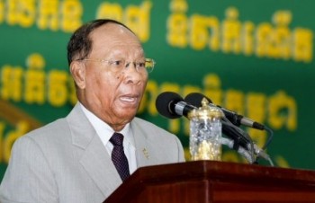 Cambodian NA President Heng Samrin begins official visit to Vietnam