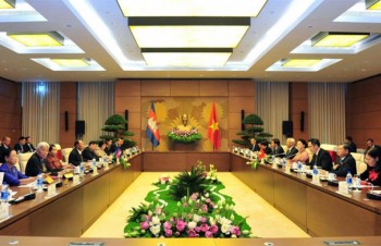 Vietnamese, Cambodian legislature leaders hold talks