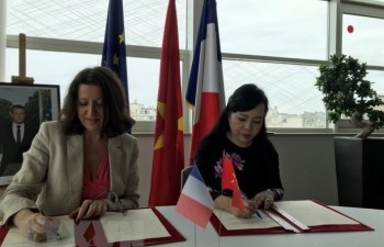 Vietnam, France look to foster health link