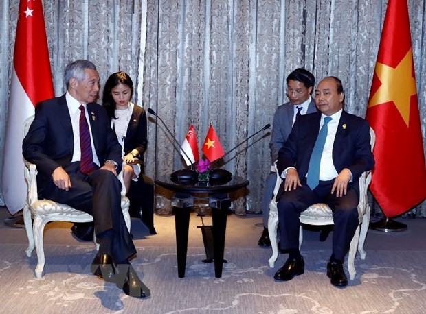 pm meets with leaders on sidelines of 34th asean summit