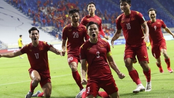 Viet Nam win 2-1 victory over Malaysia, taking huge step to World Cup qualification’s third round