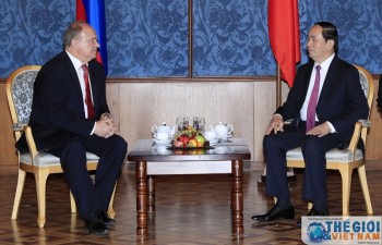 President Tran Dai Quang meets Russian Communist Party leader