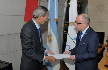Argentine FM hails Vietnam development achievements