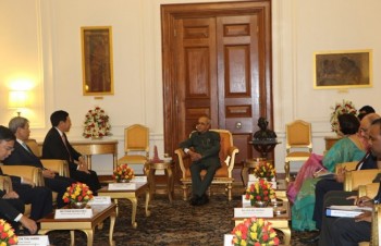 Deputy PM Pham Binh Minh meets Indian President during visit