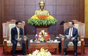 Lao Vice President visits Hoa Binh