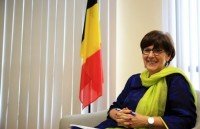 pm nguyen xuan phuc welcomes ab inbev ceo