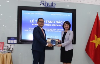 Peruvian Embassy donates books to the National Library of Vietnam
