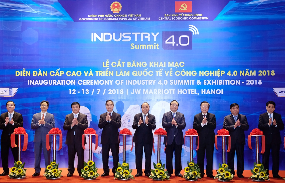 pm attends industry 40 summit and expo 2018