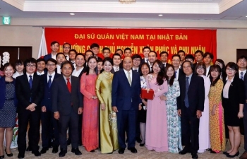 Prime Minister meets Vietnamese community in Japan