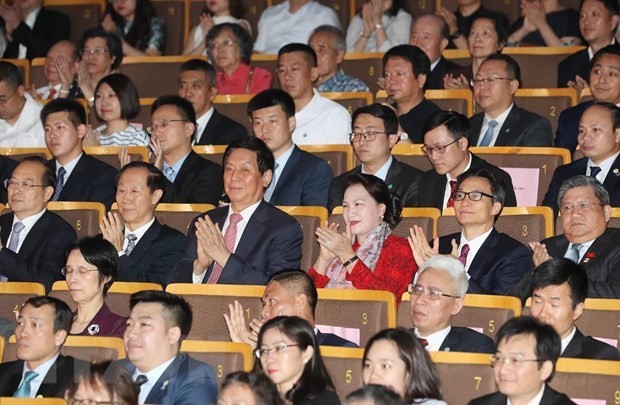 Top legislator attends art performance honouring Vietnam-China ties top legislator attends art performance honouring vietnam china ties