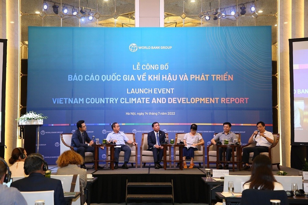 At the launch event of Vietnam Report on Climate and National Development 