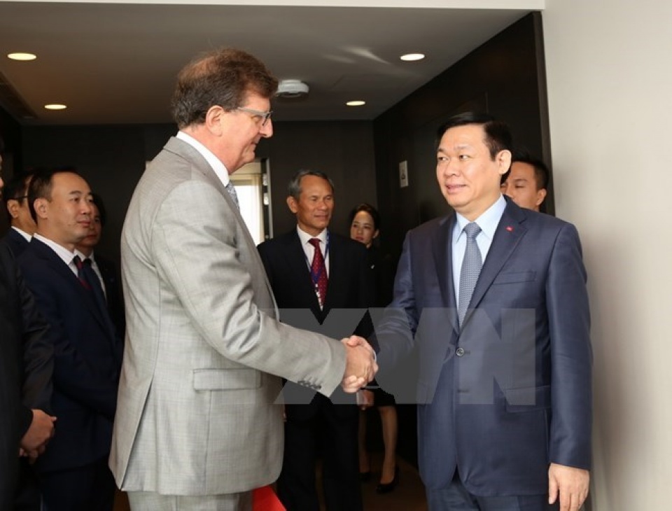 deputy prime minister vuong dinh hue meets eu leaders