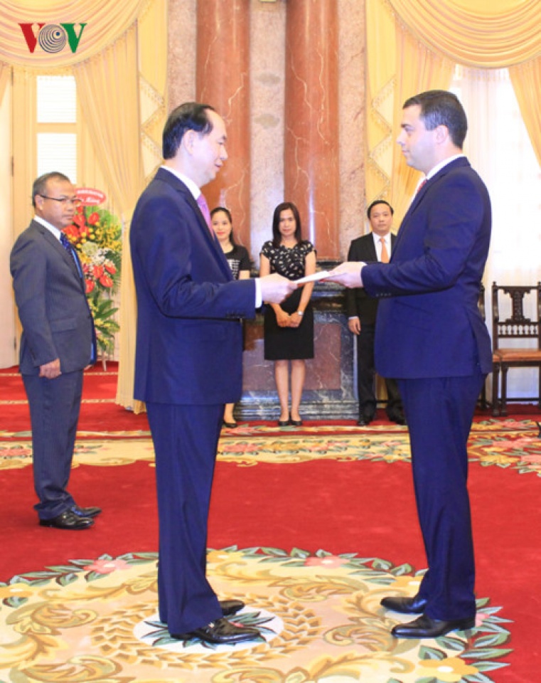 president welcomes newly accredited foreign ambassadors