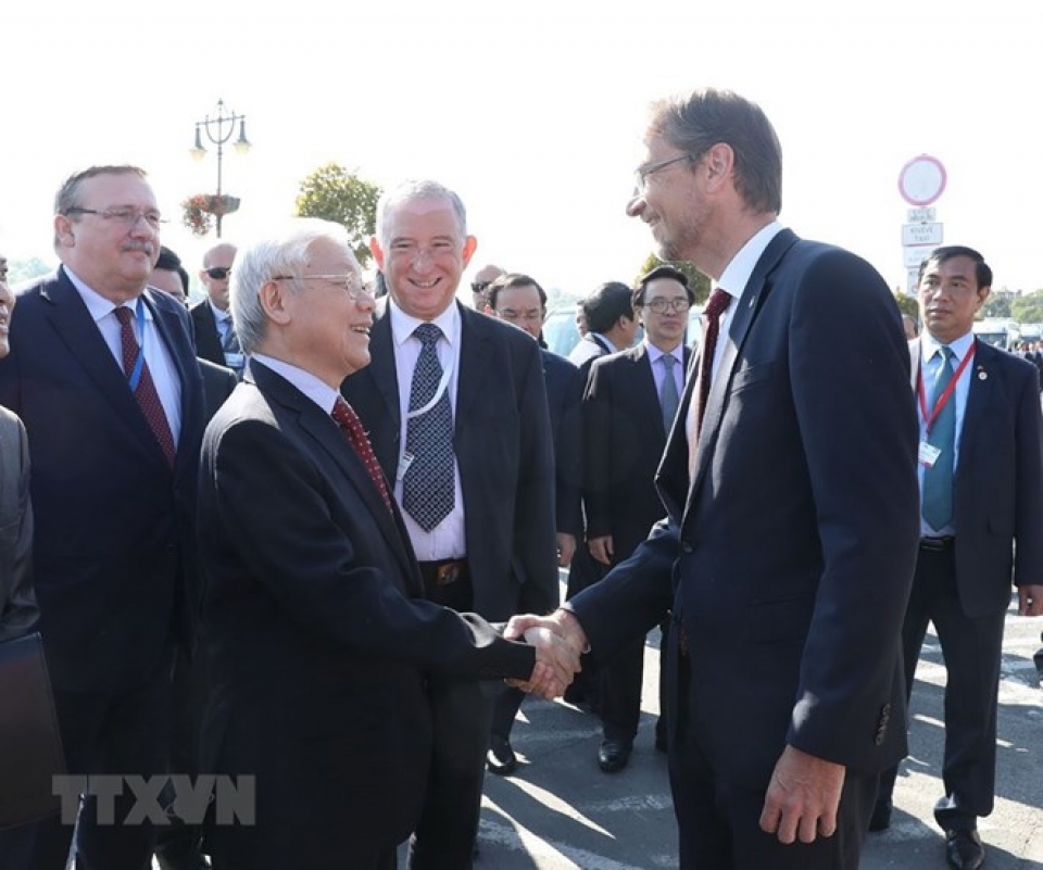party general secretary visits hungarys szentendre city