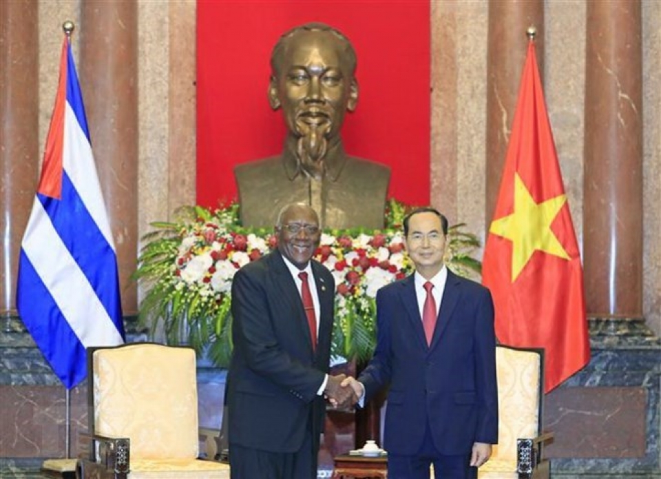 vietnam determined to continue strengthening solidarity with cuba