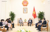 prime minister nguyen xuan phuc receives cambodian counterpart