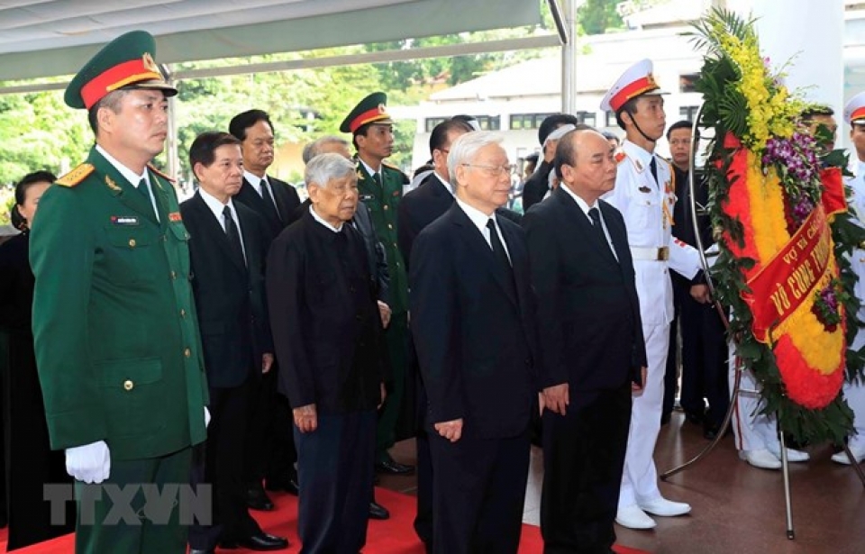 party state na govt leaders pay tribute to president quang