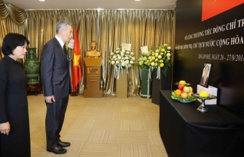 Singapore PM: President Quang devotes his life to Vietnam