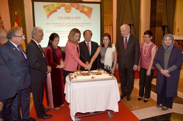 vietnam spain boost strategic partnership