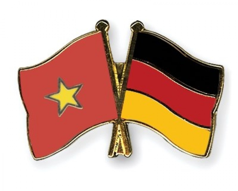 vietnamese leaders congratulate germany on national day