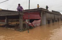 vietnam embassy in indonesia raises funds for flood victims