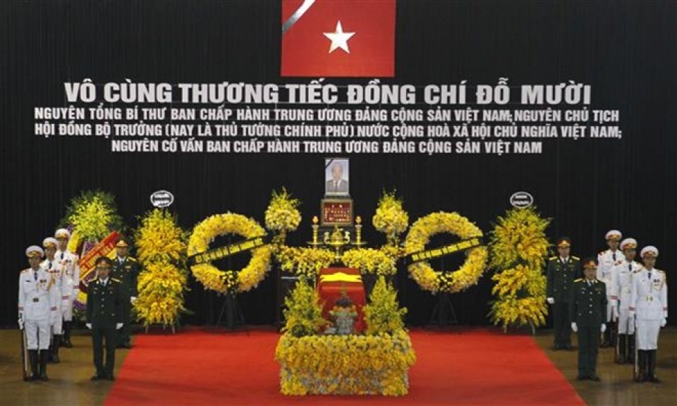 state funeral begins for former party general secretary do muoi