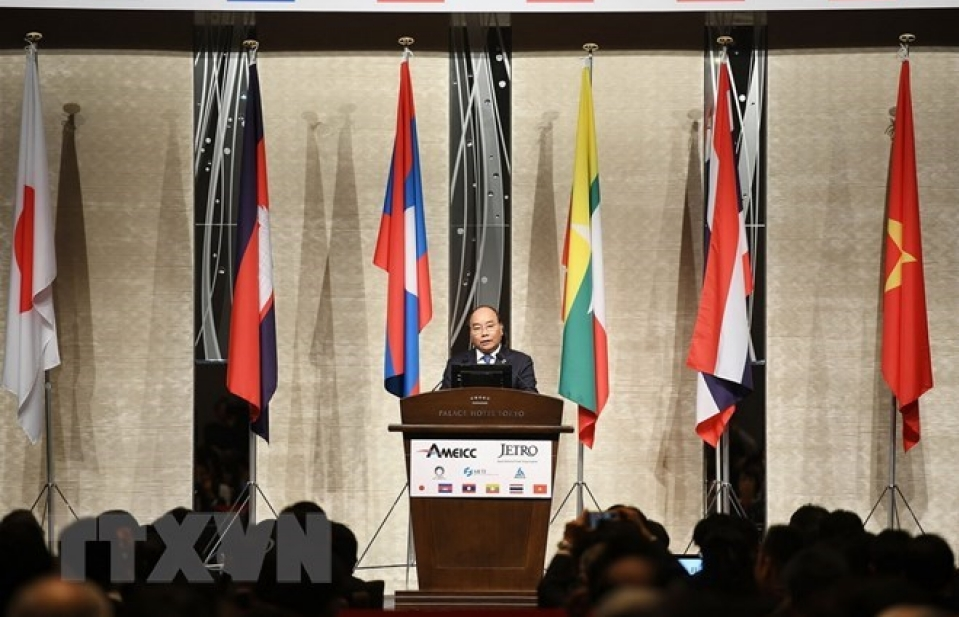 PM Nguyen Xuan Phuc attends Mekong-Japan business forum