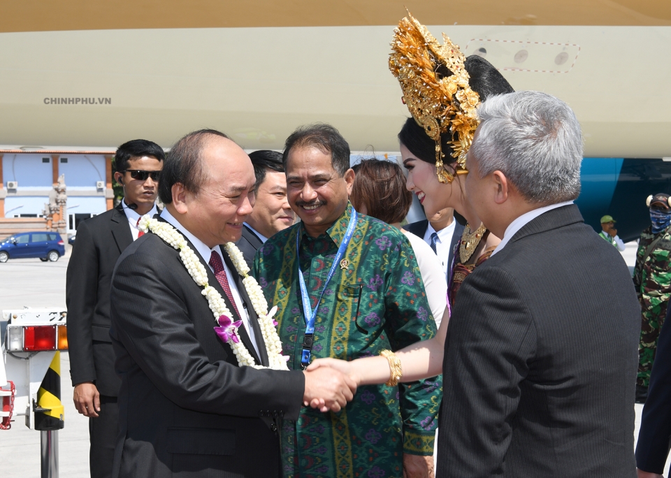 pm arrives in bali for asean leaders gathering